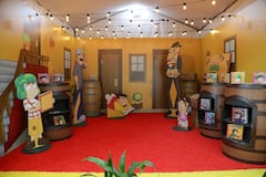 cluirá diferentes funciones de la obra de teatro El Chavo, una de ellas en el barrio Siloé para los niños y las niñas de las escuelas de la zona. La programación también contempla la donación de libros.