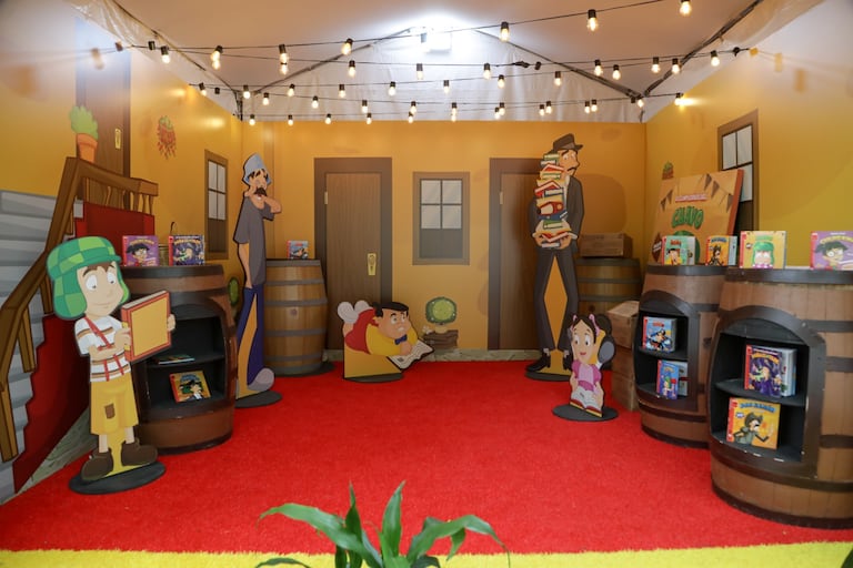 cluirá diferentes funciones de la obra de teatro El Chavo, una de ellas en el barrio Siloé para los niños y las niñas de las escuelas de la zona. La programación también contempla la donación de libros.