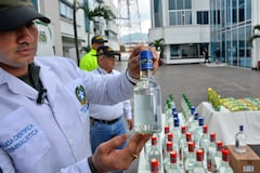 Policía Nacional en coordinación con Fiscalía y Rentas del Departamento, incautan en el barrio Sindical de Cali, 1336 botellas de licor adulterado que se comercializarían en la feria de Cali.