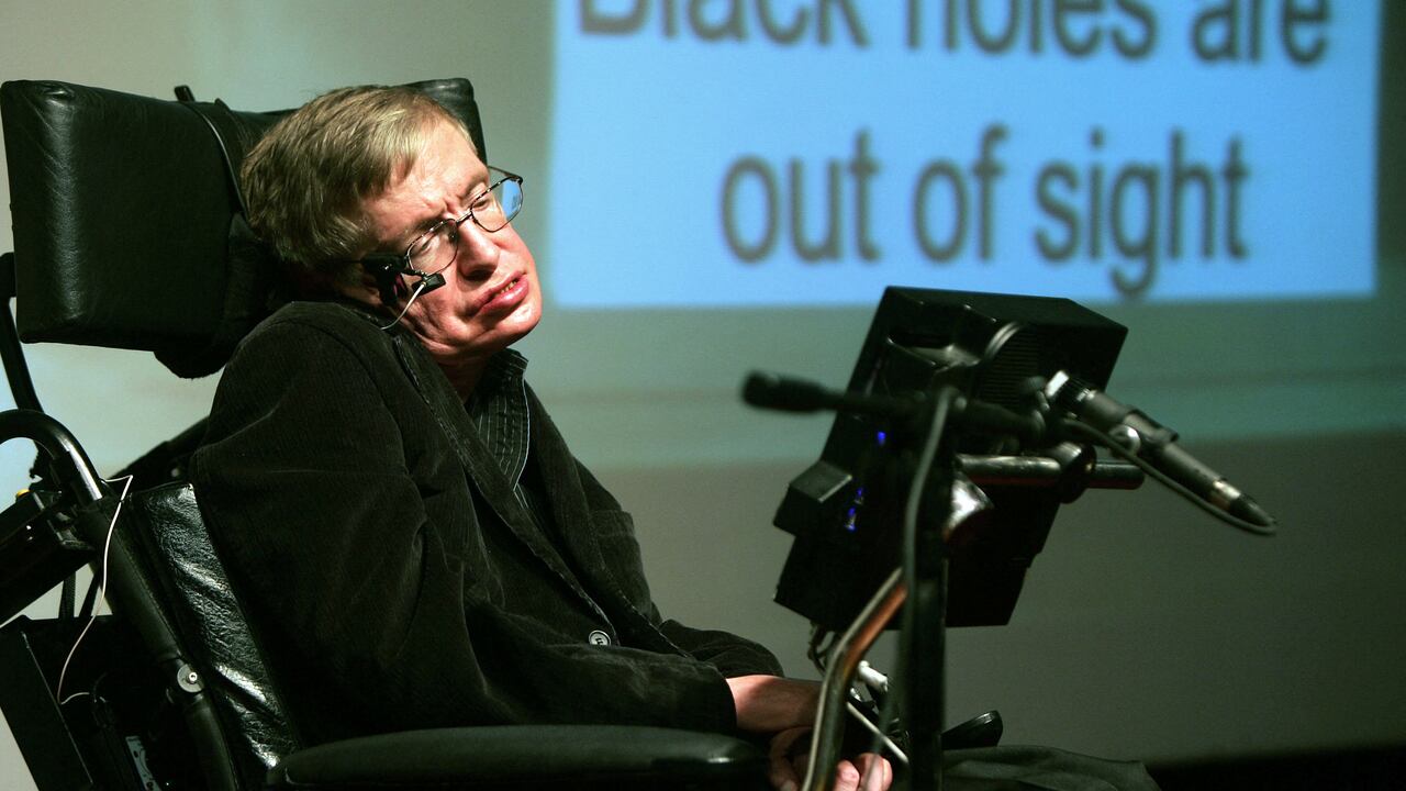 Cabe destacar el gran sentido del humor que tenía en físico, por lo que algunas de sus especulaciones obedecían a su carácter bromista.