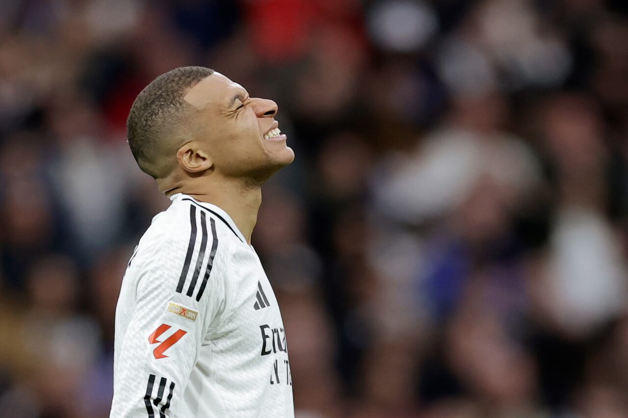 MADRID, SPAIN - MARCH 9: Kylian Mbappe of Real Madrid disappointed during the LaLiga EA Sports match between Real Madrid v Rayo Vallecano at the Estadio Santiago Bernabeu on March 9, 2025 in Madrid Spain (Photo by M Gracia Jimenez/Soccrates/Getty Images)