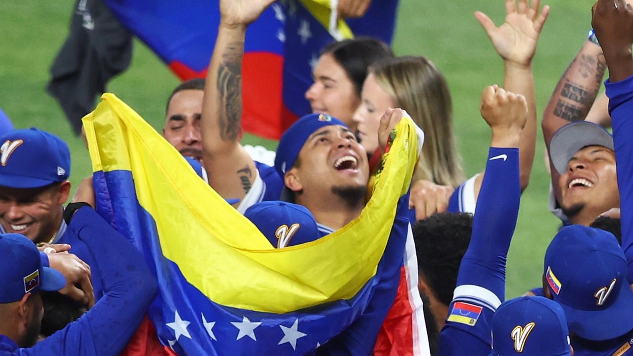 La novena venezolana hizo historia en Miami tras imponerse 3-2 en una final vibrante y llena de emociones.
