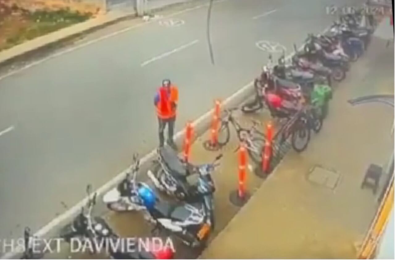 Don Rafael se encontraba cuidando las motos en el momento en que la motobomba explotó en el centro de Jamundí.