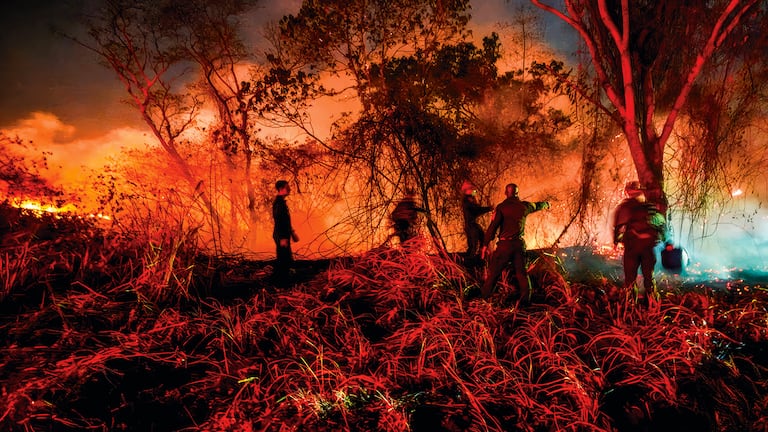 La emergencia por incendios mantiene en alerta a la región.