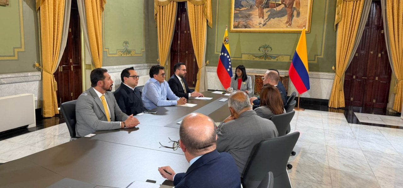 Tras una reunión entre el ministro de minas y energía, Edwin Palma y la presidenta (e) de Venezuela, Delcy Rodríguez, ambos países consolidaron una agenda energética, antes del evento binacional con el presidente Gustavo Petro.