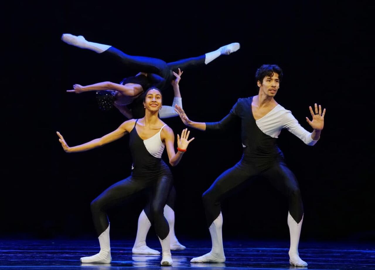 Noche Neoclásica de Incolballet en el Teatro municipal.