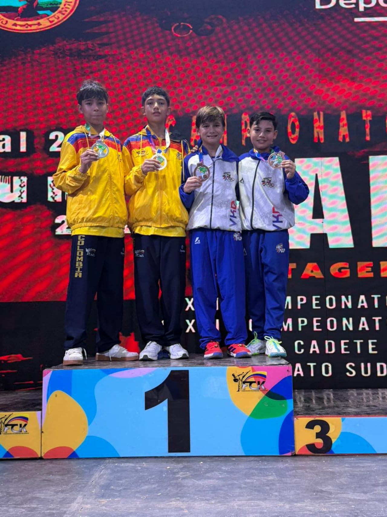 El joven karateca caucano Miguel Ángel Gómez dejó en alto el nombre de Colombia y del departamento del Cauca al imponerse en la final con un contundente marcador de 9-1.
