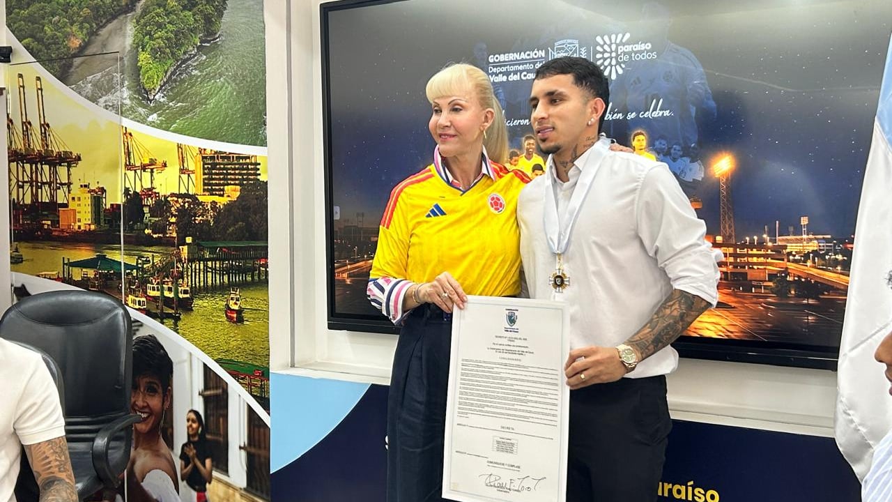 El volante de la Selección Colombia, Gustavo Puerta, fue condecorado por la Gobernación de Valle por su participación en el Mundial 2026.