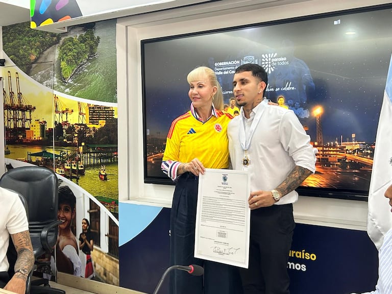 El volante de la Selección Colombia, Gustavo Puerta, fue condecorado por la Gobernación de Valle por su participación en el Mundial 2026.