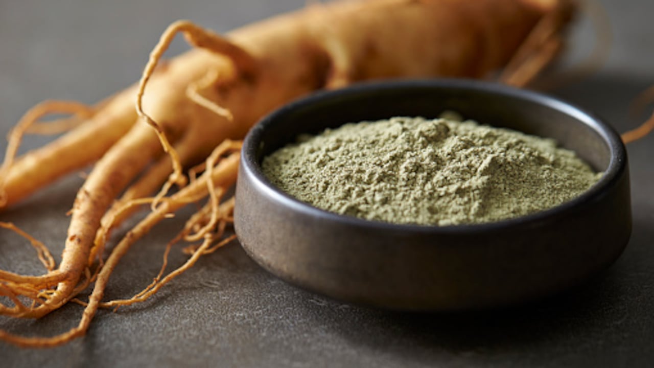 Tea powder with ginseng root