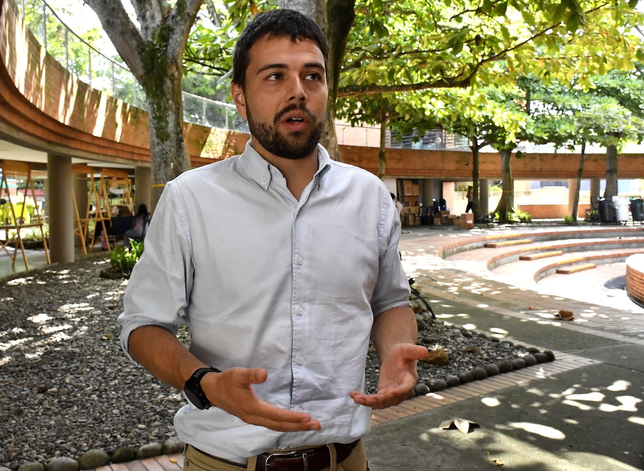 Pablo Aristizábal destacó el papel de la universidad como un espacio para fortalecer la calidad del debate público desde la escucha y la argumentación.