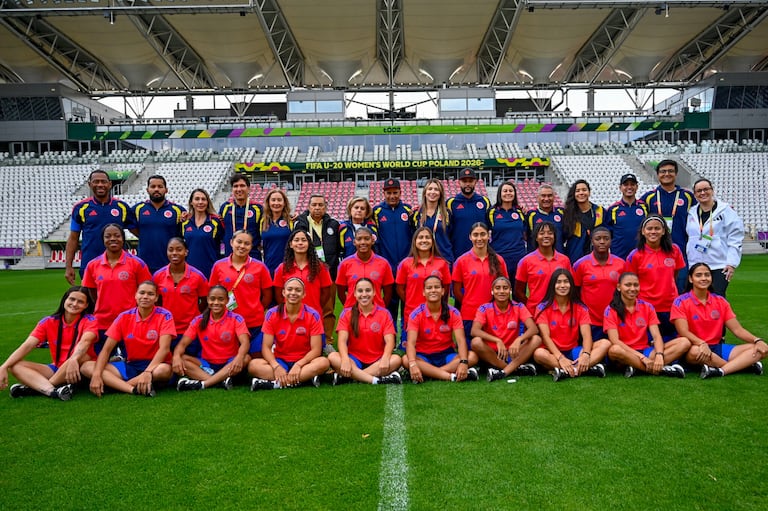 Delegación de la Entrenamiento de la Selección Colombia Femenina previo a su debut en el Mundial Sub-20 2026.