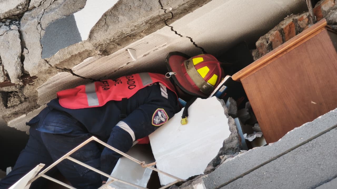 La emergencia generó temor entre los habitantes de Cali, mientras las autoridades inspeccionan edificaciones afectadas por el movimiento telúrico.