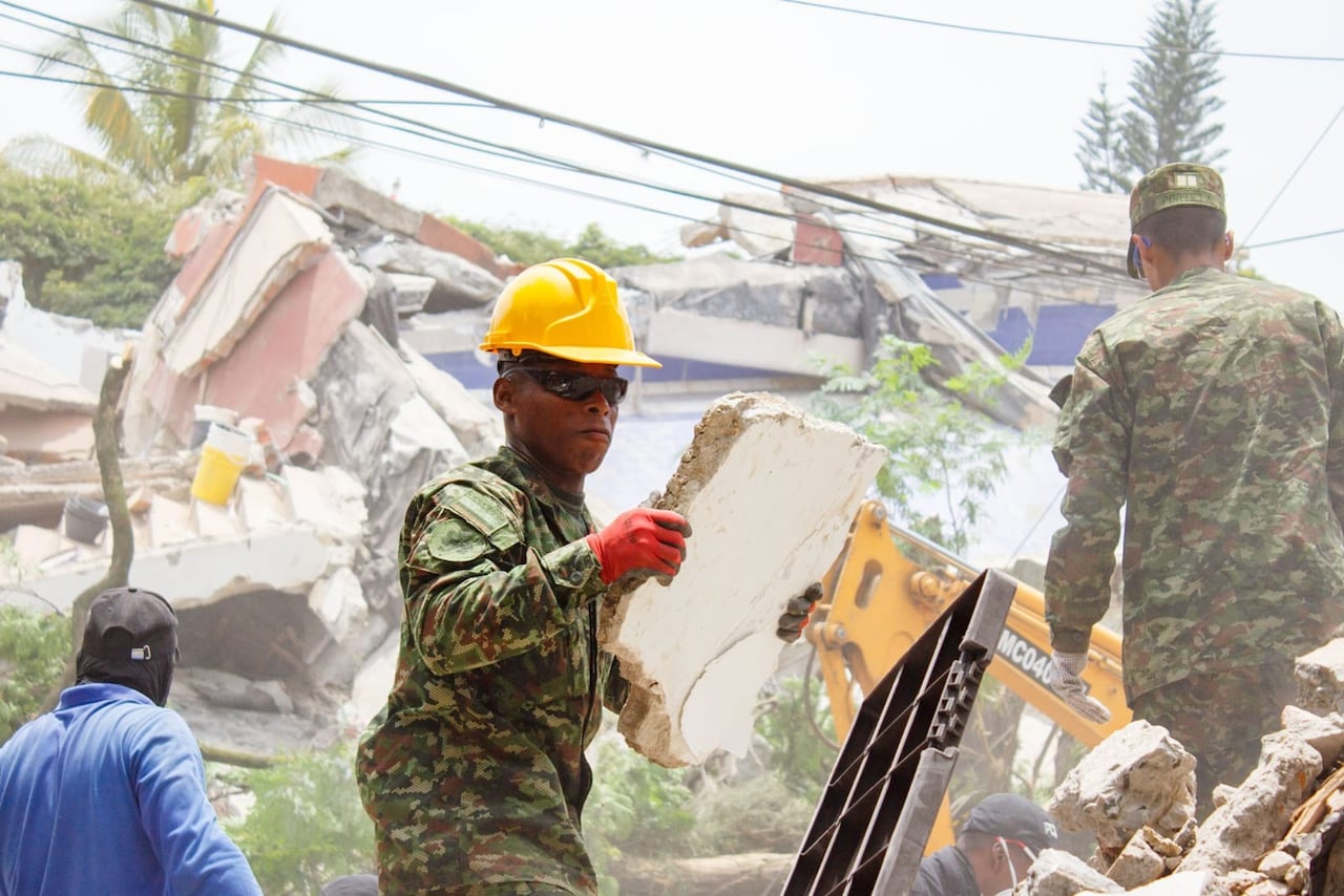 Tercera División del Ejército intensifica rescates y remoción de escombros en puntos críticos de Cali.