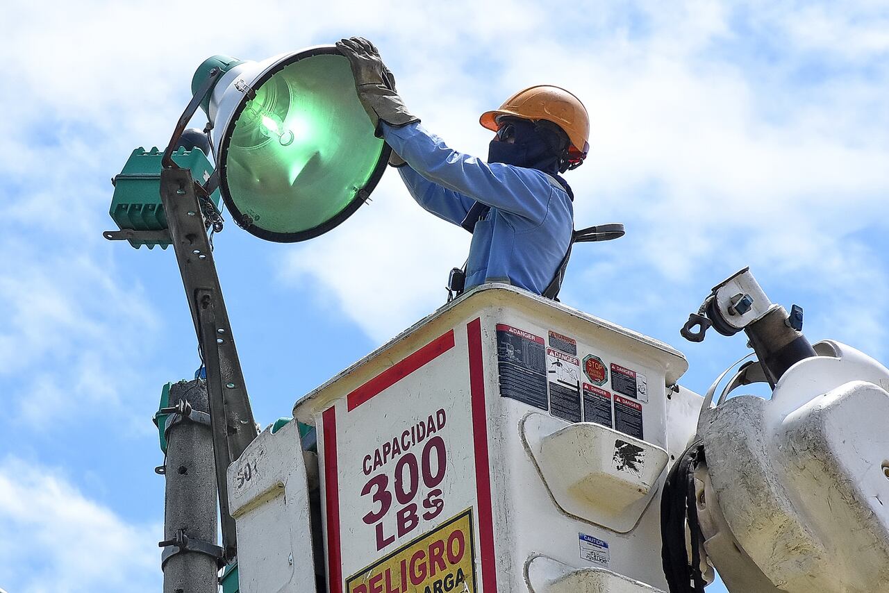 Instalación Luminarias Emcali Chiminangos I