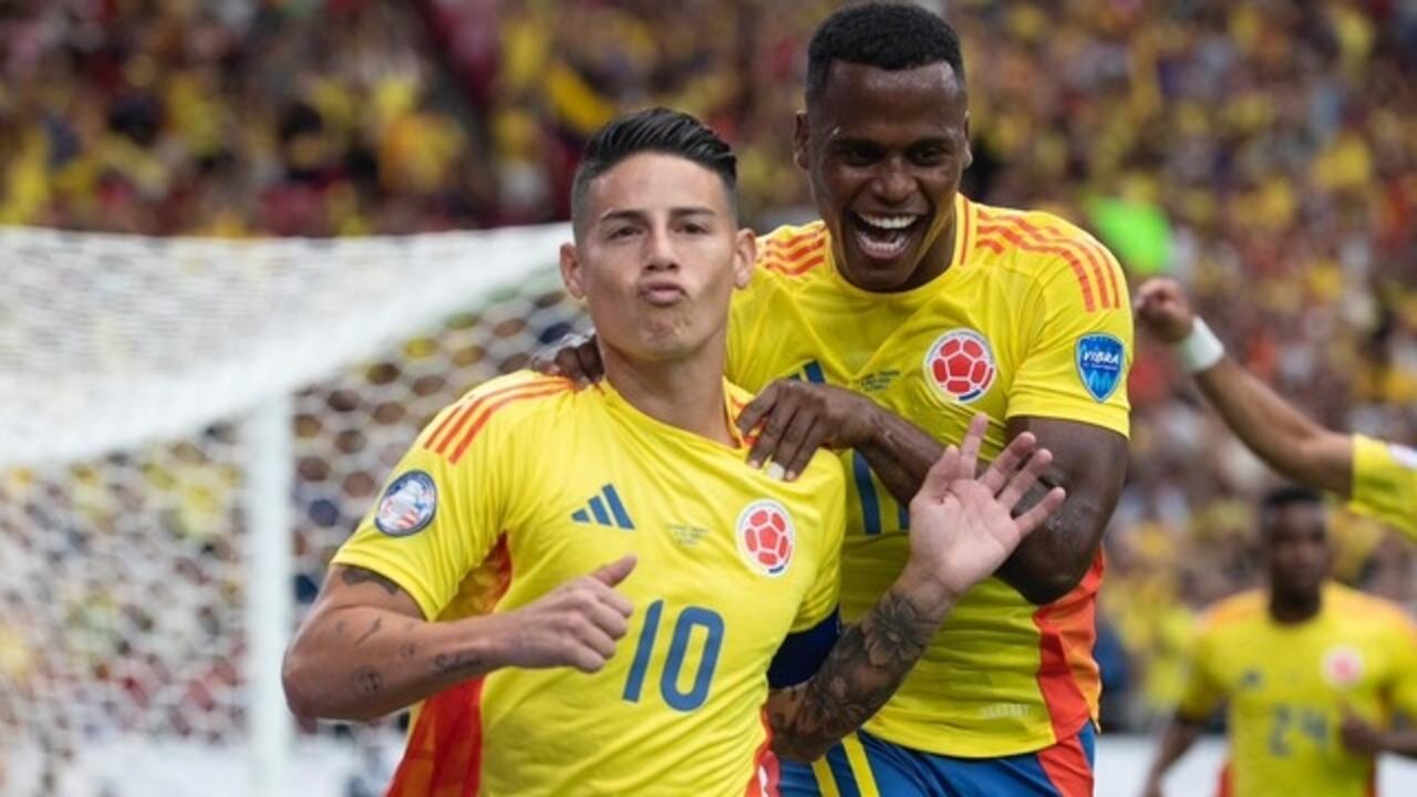 James Rodríguez con los colores de la Selección Colombia.