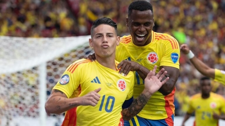 James Rodríguez con los colores de la Selección Colombia.