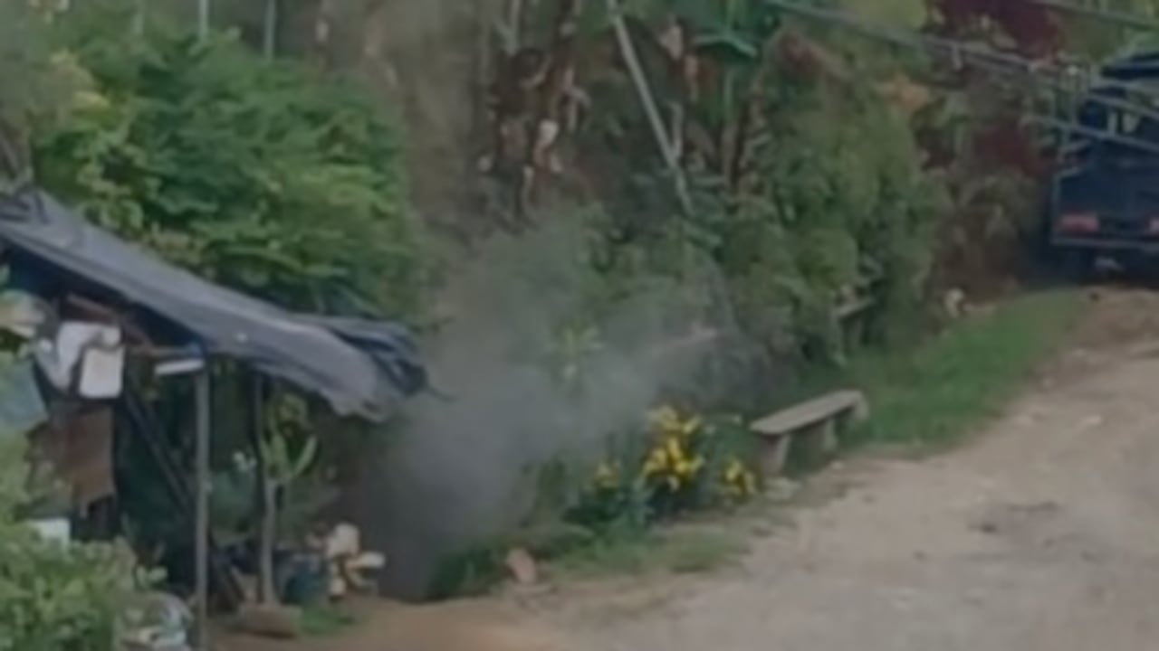 El explosivo de mediano poder, compuesto por Indugel, puntillas y sistema de estopín, fue destruido de manera controlada sin dejar personas heridas.