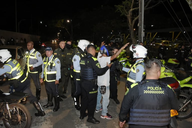 Caravanas de motociclistas en la noche de Halloween en Cali