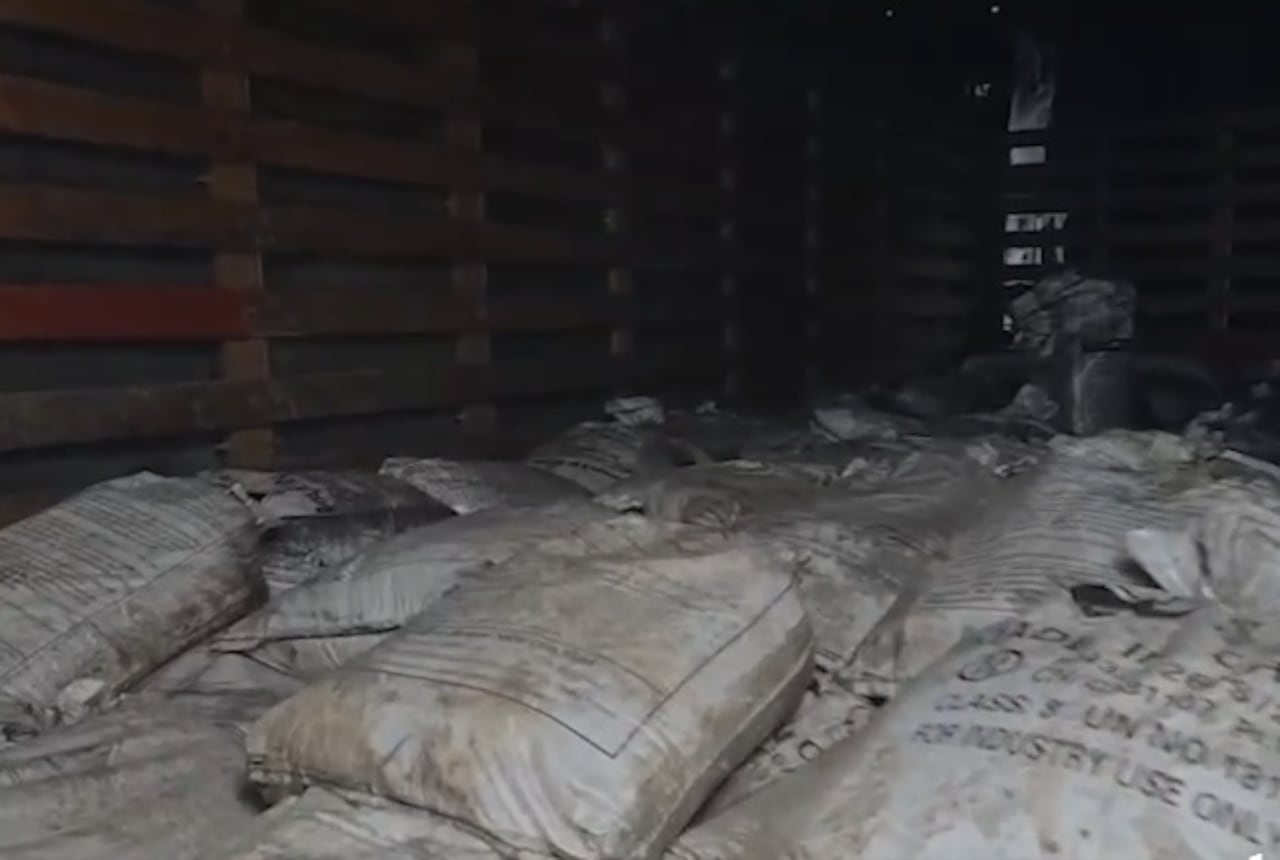 El conductor del camión fue detenido por el delito de tráfico de sustancias para el procesamiento de narcóticos.