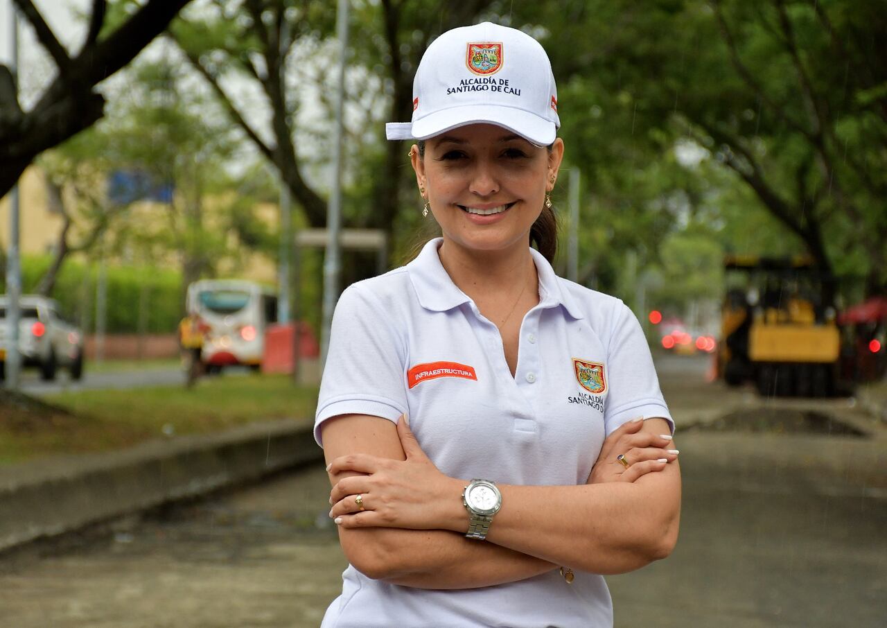 Actualmente en la ciudad la Secretaría de Infraestructura tiene al menos 28 frentes de obra, esto, tras la adjudicación de tres grandes licitaciones por más de 34.000 millones de pesos.El País recorrió con la titular de la cartera, Luz Adriana Vásquez, algunos de estos proyectos para ver sus avances y compromisos con las ciudad