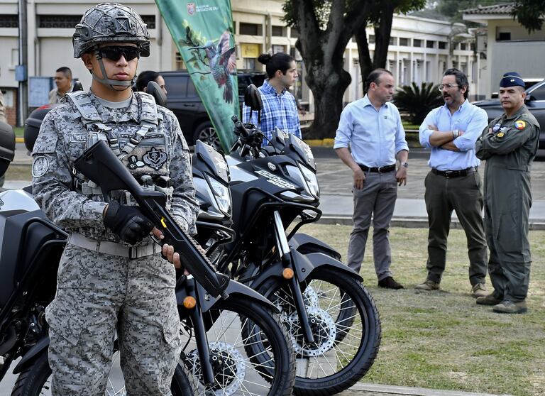 Entrega de drones y Motos en AMAVI, para la seguridad de los Caleños. Fotos Raúl Palacios / El Pais.