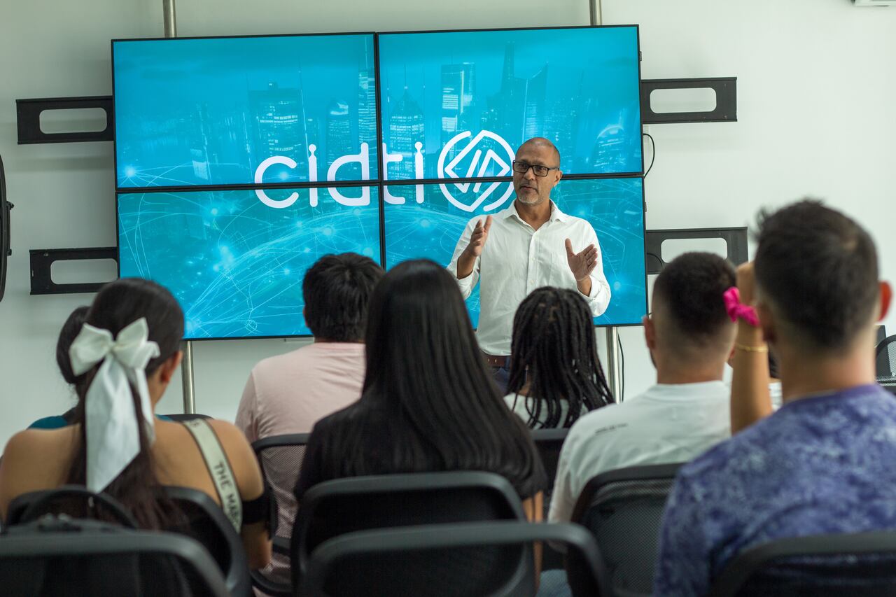 Secretaría de Desarrollo Económico e innovación del Valle trabaja de la mano de diversos sectores para el uso de las nuevas tecnologías en el departamento.