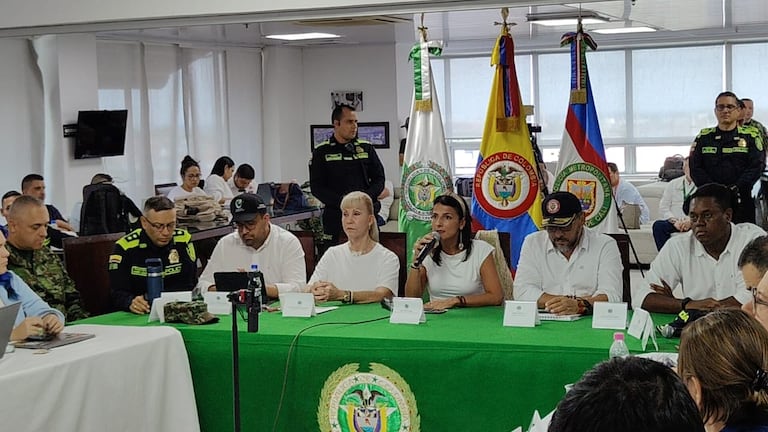 Autoridades del Valle del Cauca entregan al ministro de Defensa el balance de seguridad de la jornada electoral desde el Puesto de Mando Unificado (PMU), tras el cierre de las votaciones.