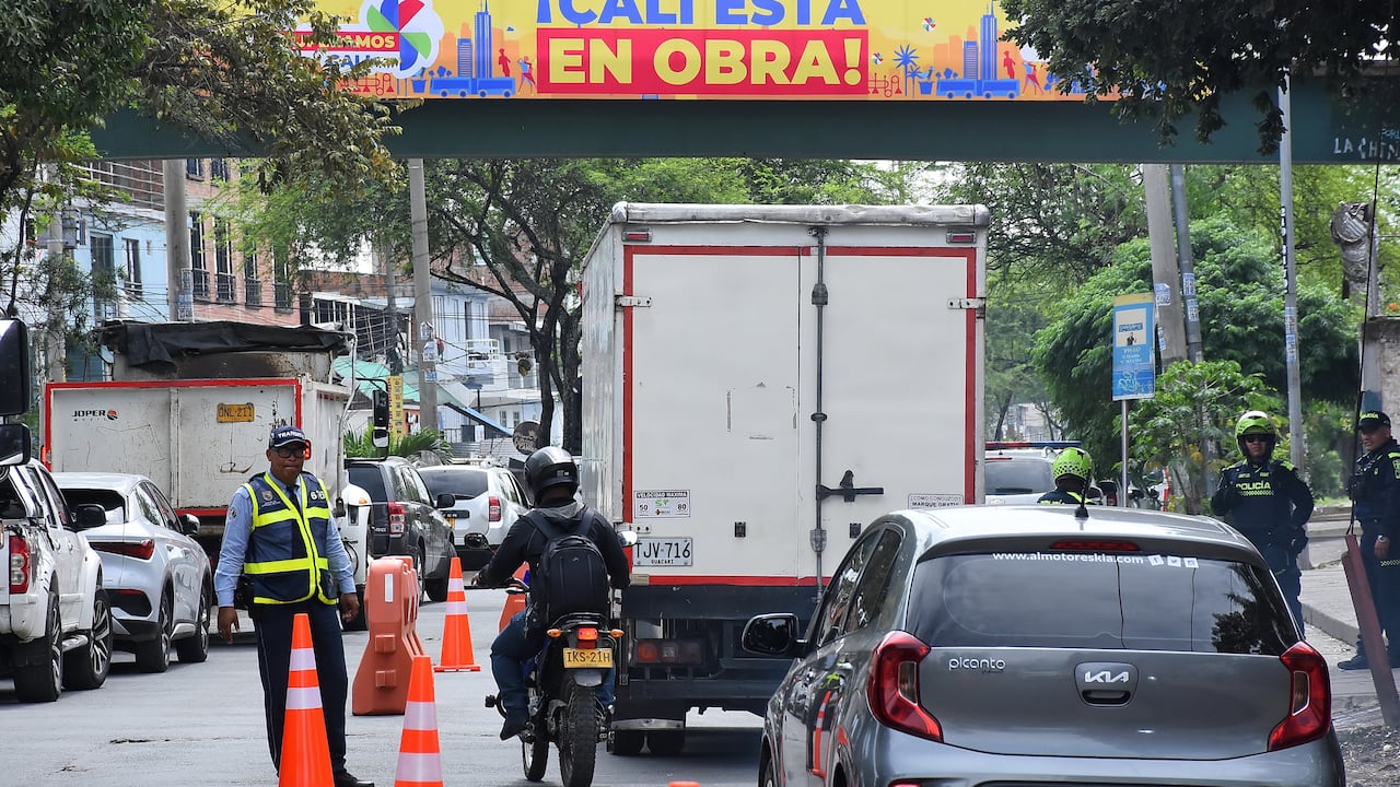 Inicio de obras viales en la avenida ciudad de Cali.