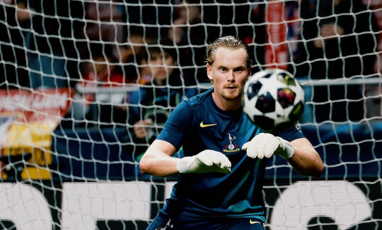 Antonín Kinský, arquero del Tottenham previo al partido contra el Atlético de Madrid.