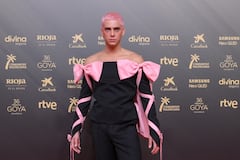 El actor y cineasta español Eduardo Casanova anunció públicamente que vive con VIH y afirma sentirse “profundamente feliz” por romper el silencio que rodea a esta condición.