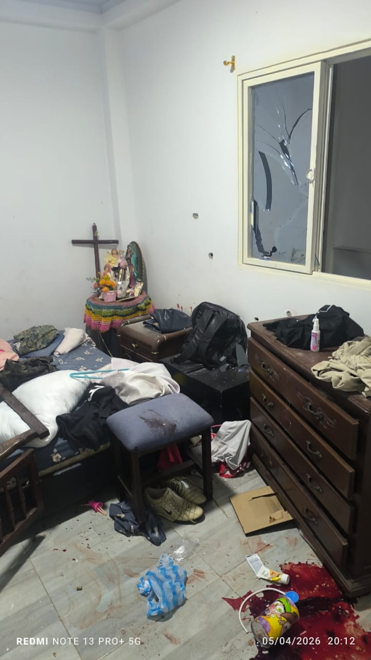 Así quedó la habitación tras el intercambio de disparos entre Juan Sebastián Castaño Medina y los sicarios.