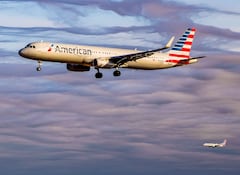 La inspección se realizó después del aterrizaje en el Aeropuerto Internacional de Miami, donde se evidenciaron los presuntos impactos de bala.