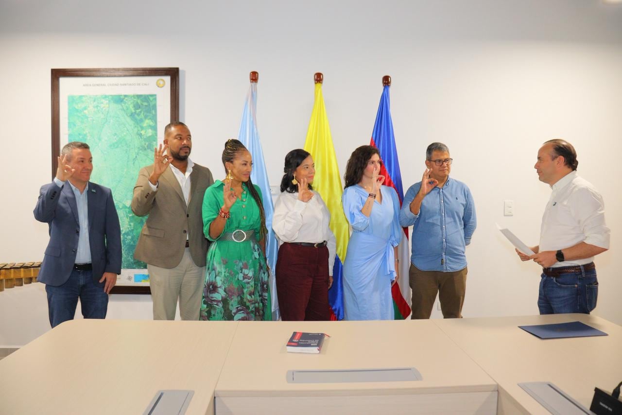 Los nuevos funcionarios ya tomaron juramento y se posesionaron como directores y secretarios de diversas dependencias.