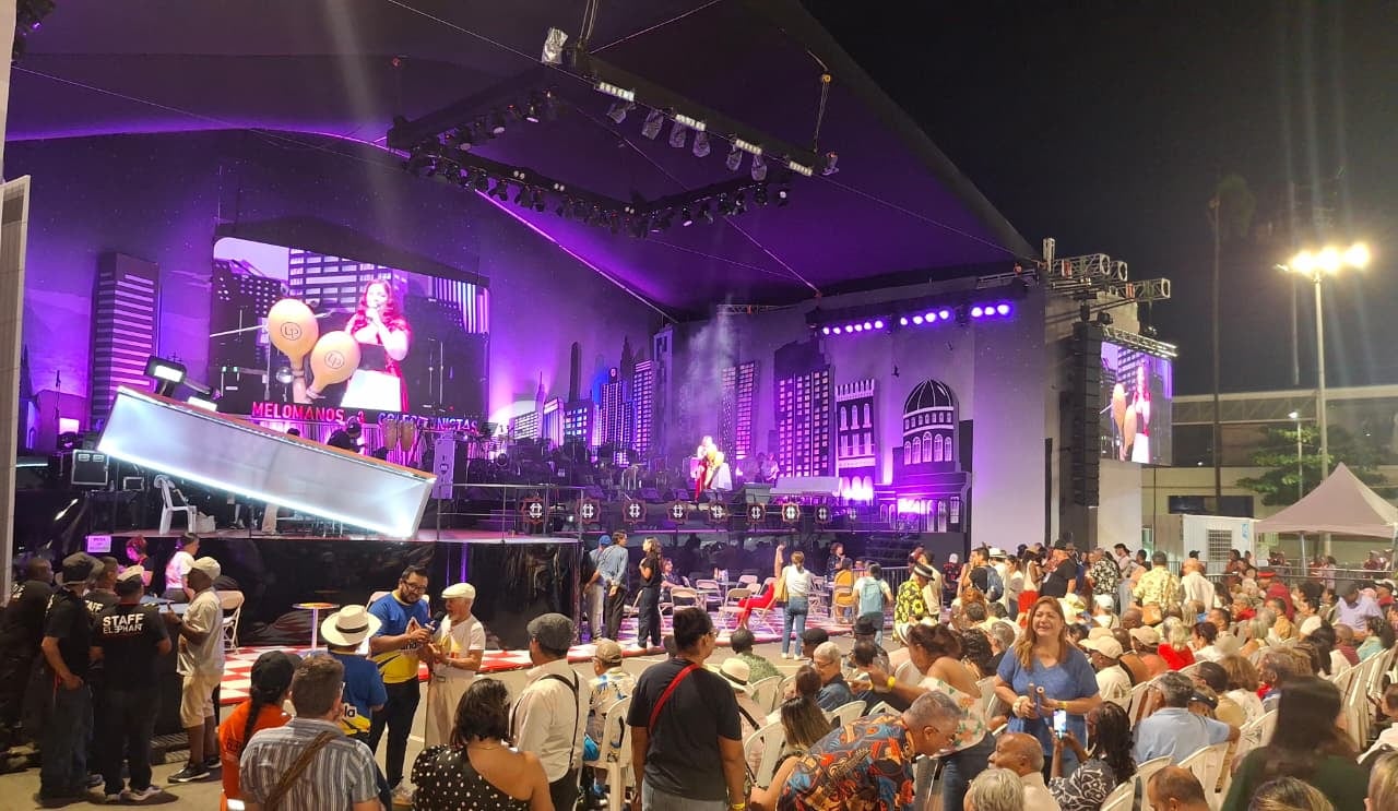 Segunda noche consecutiva a reventar en Melómanos y Coleccionistas. 27/12/2025.