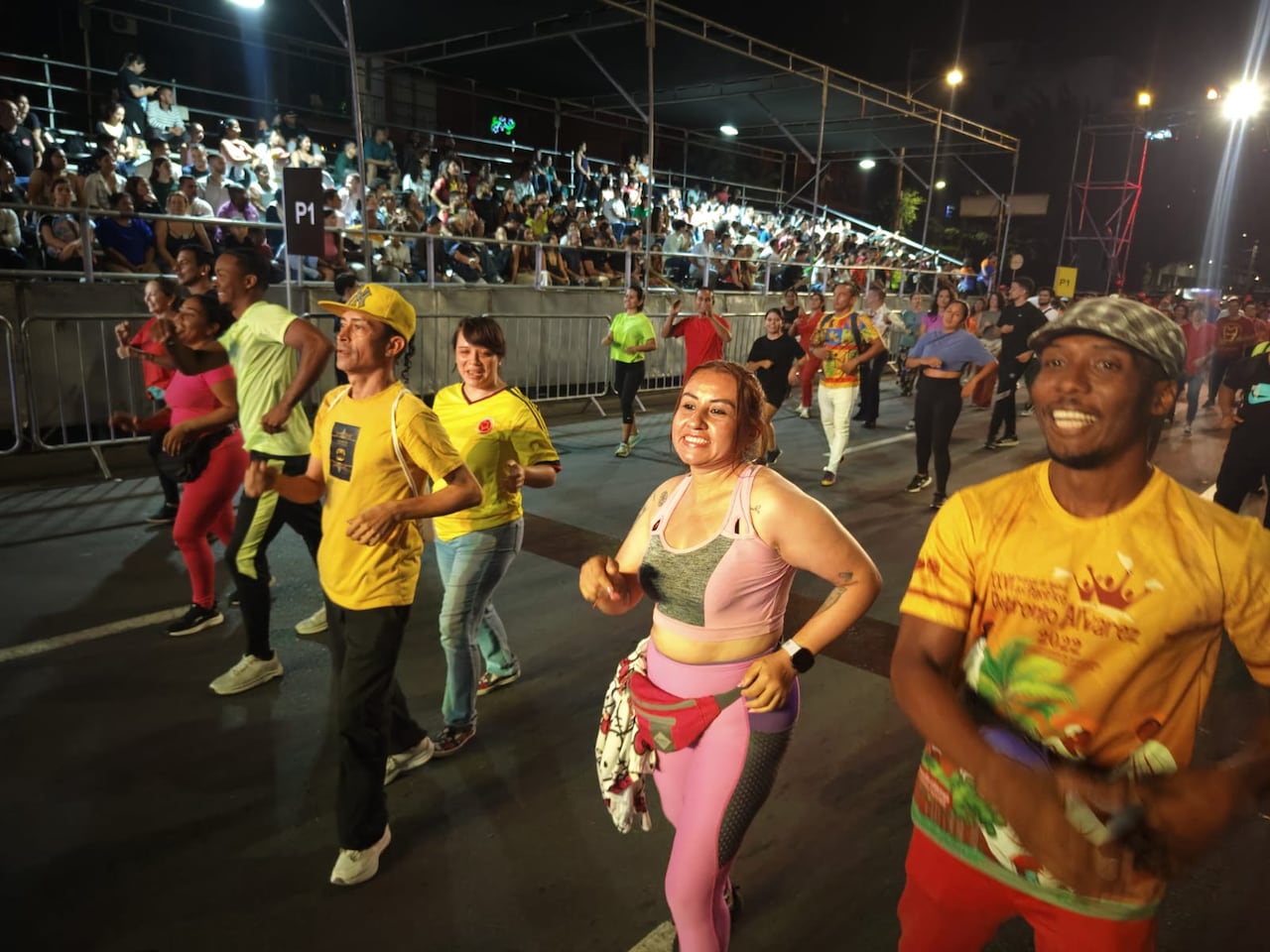 La salsa tomó la noche caleña en el ensayo final del Salsódromo 2025