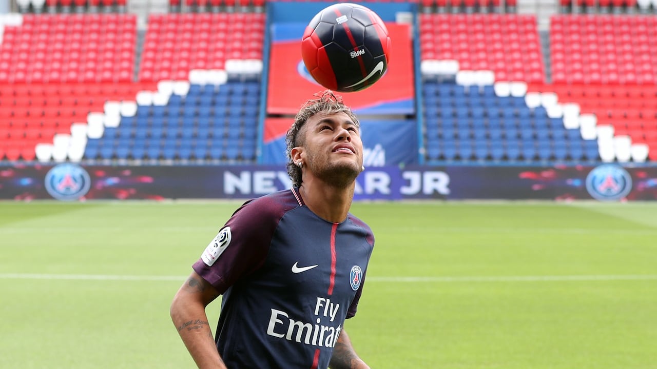 Neymar el día de su presentación con el PSG en 2017.