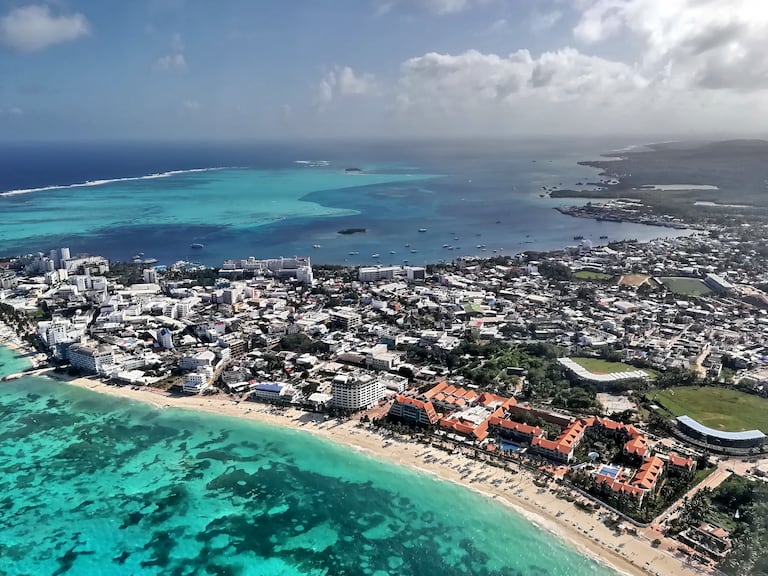 El destino del mar territorial colombiano en el occidente del Caribe fue definido por la Corte Internacional de Justicia, en respuesta a la demanda presentada por Nicaragua sobre la delimitación de la plataforma continental, en la cual la Corte de La Haya falló a favor de Colombia.