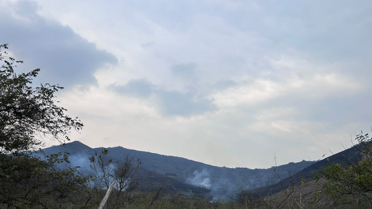 Incendio en Dapa, zona rural de Yumbo. Sector de Puerta Azul.