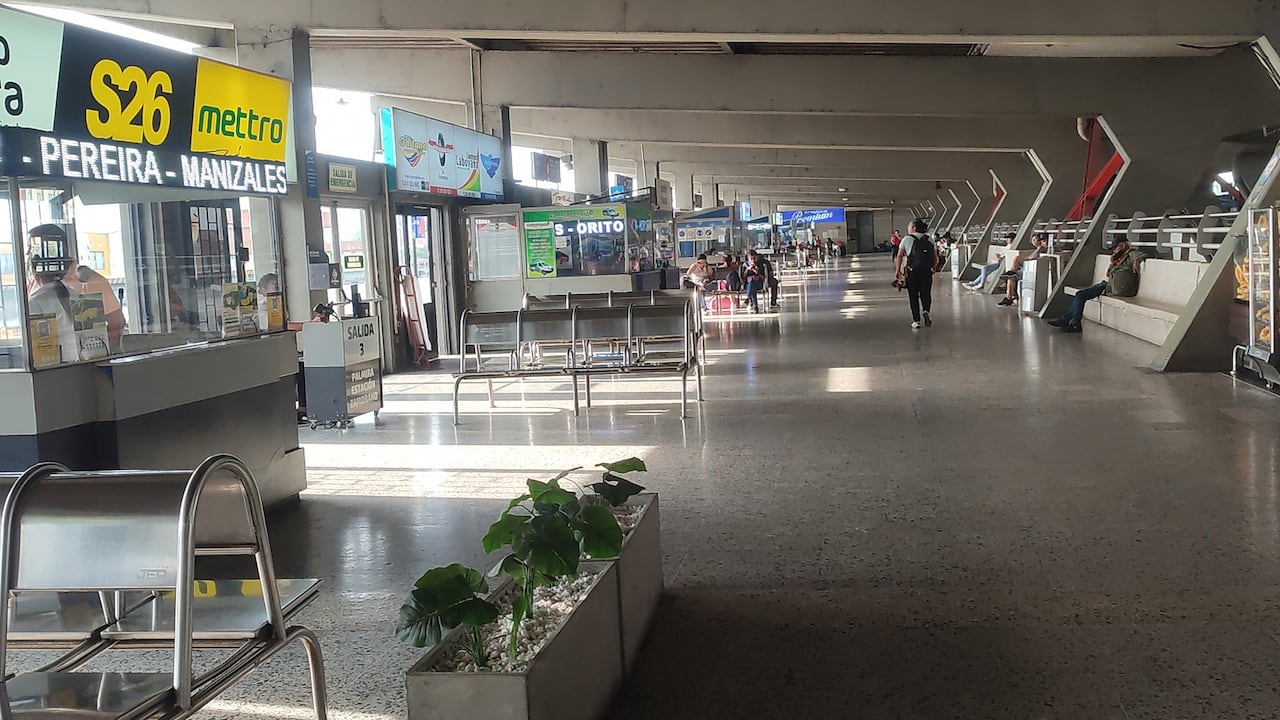 Terminal de Transportes de Cali sin salida ni entrada de buses por paro camionero
