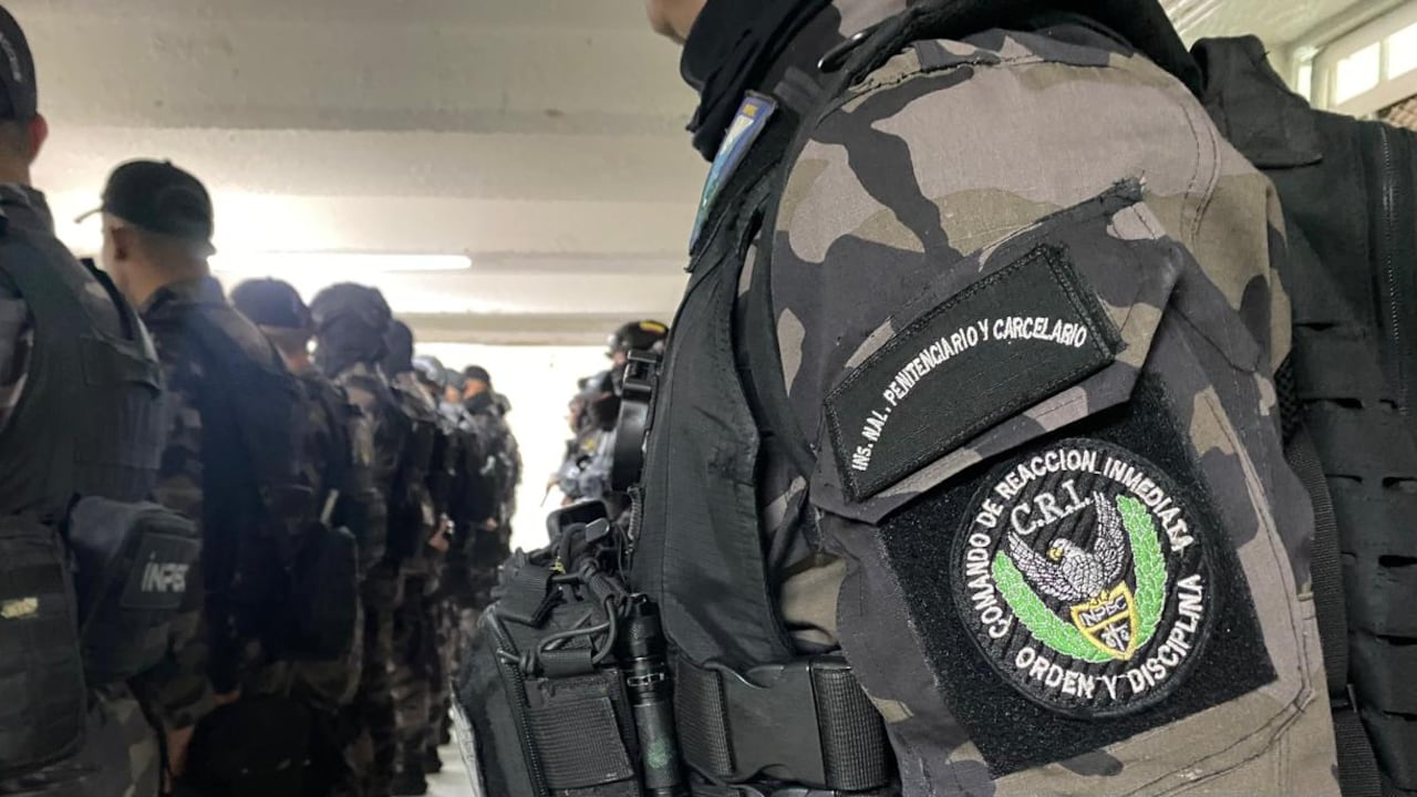 Operativos del Inpec en la cárcel La Modelo de Bogotá.
