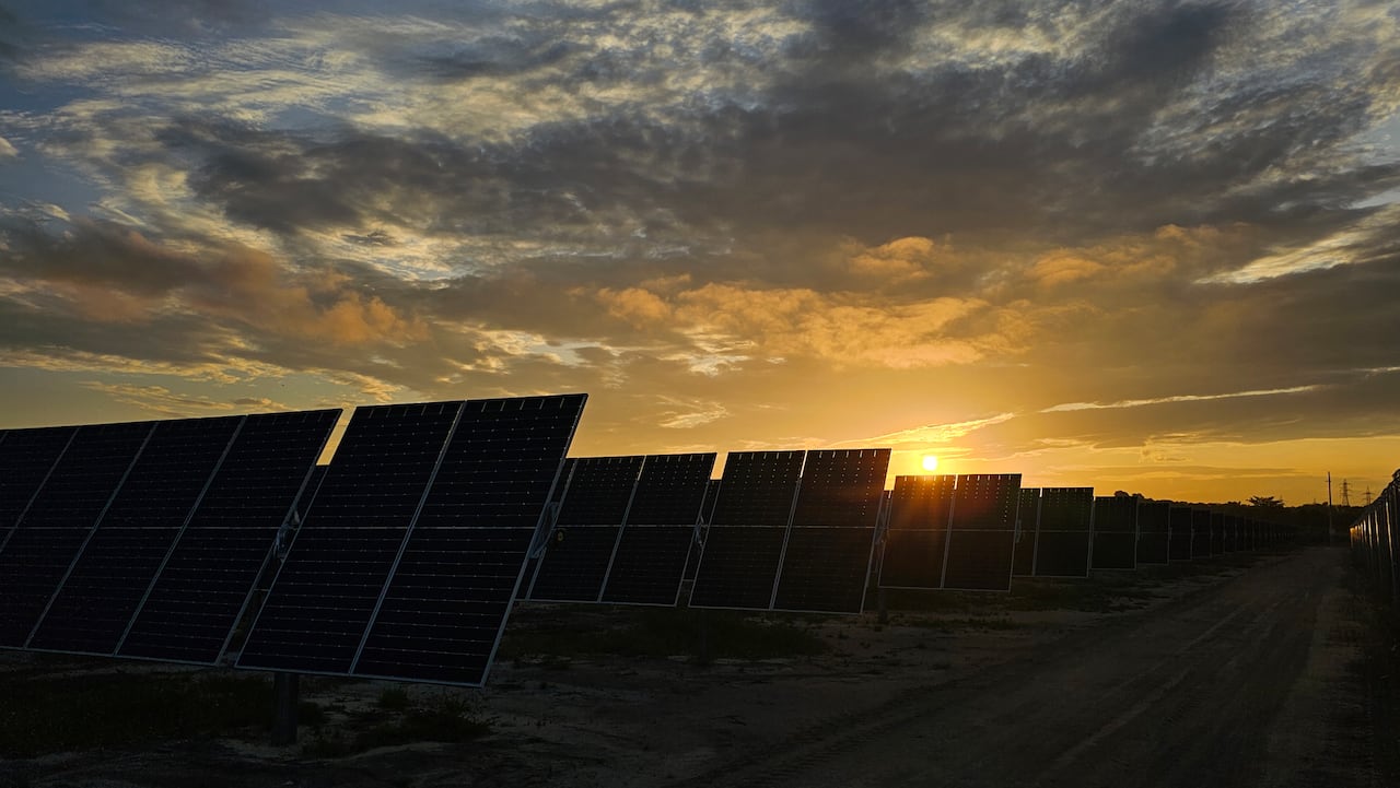 El Parque Solar Cañahuate I tiene una capacidad instalada de 65 MWp y más de 112.000 paneles solares.