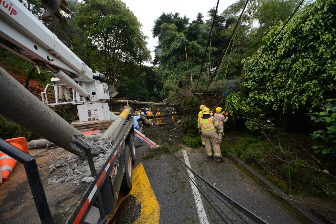 Derrumbes vía al mar 2026
