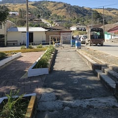 Sotará es un municipio Colombiano ubicado en el departamento del Cauca, cuya cabecera municipal recibe el nombre de Paispamba y fue fundada en 1870 por Marcelino Burbano. con una población aproximada de 15.000 habitantes. La cabecera municipal fue parcialmente destruida por un terremoto el 6 de marzo de 2007.