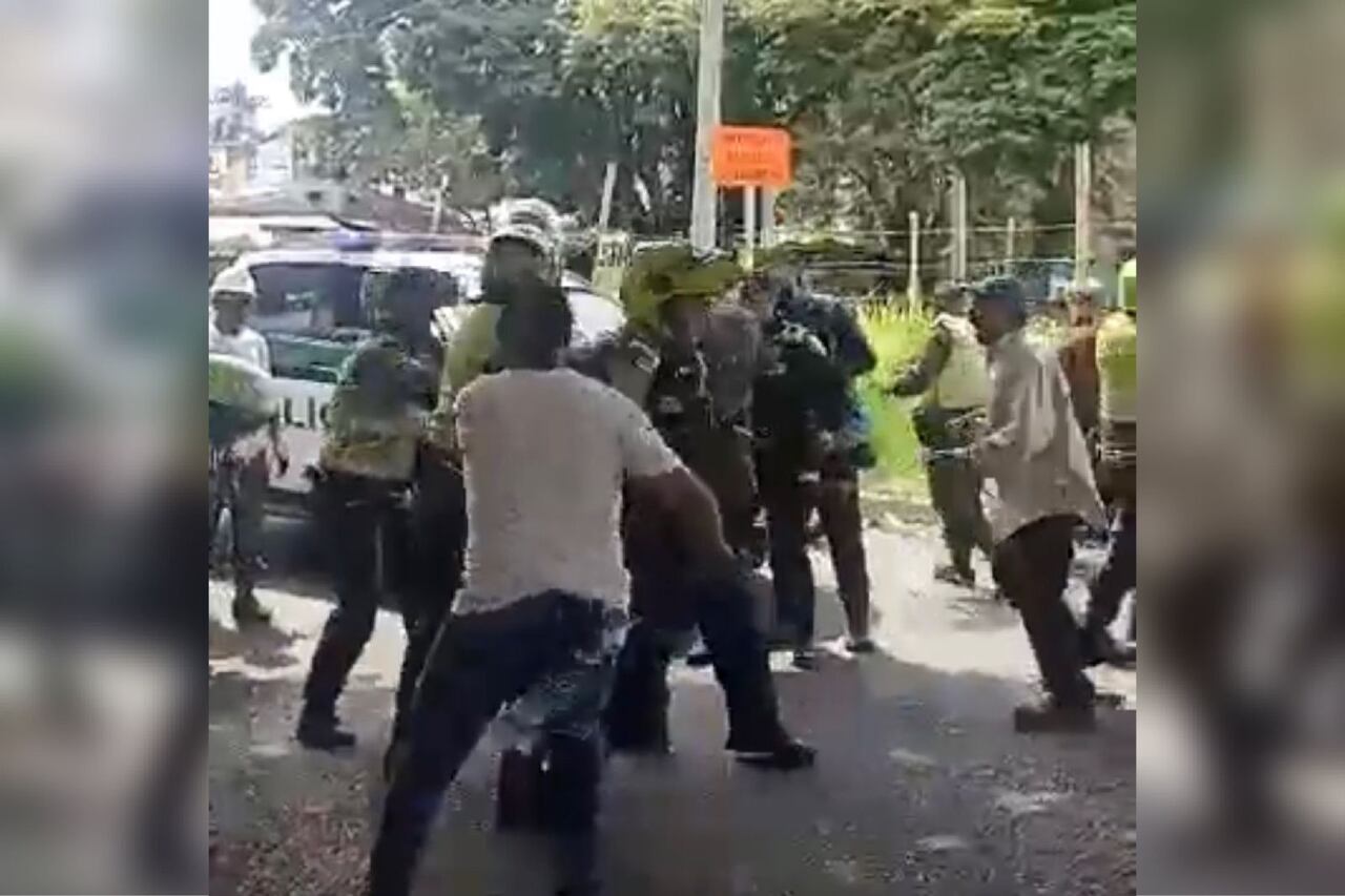 Comunidad intentó linchar a un sujeto que atacó a una mujer con un cuchillo.