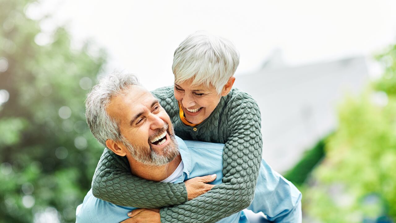 La osteoporosis ataca a las personas durante la tercera edad en la gran mayoría de los casos. Foto: Getty Images/iStockphoto.