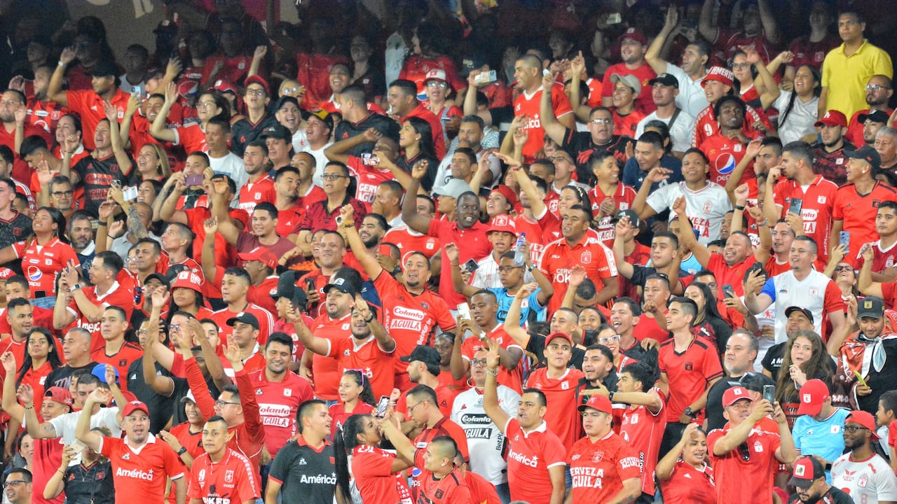 Hinchada de América en el partido por la fecha 2 ante Nacional.