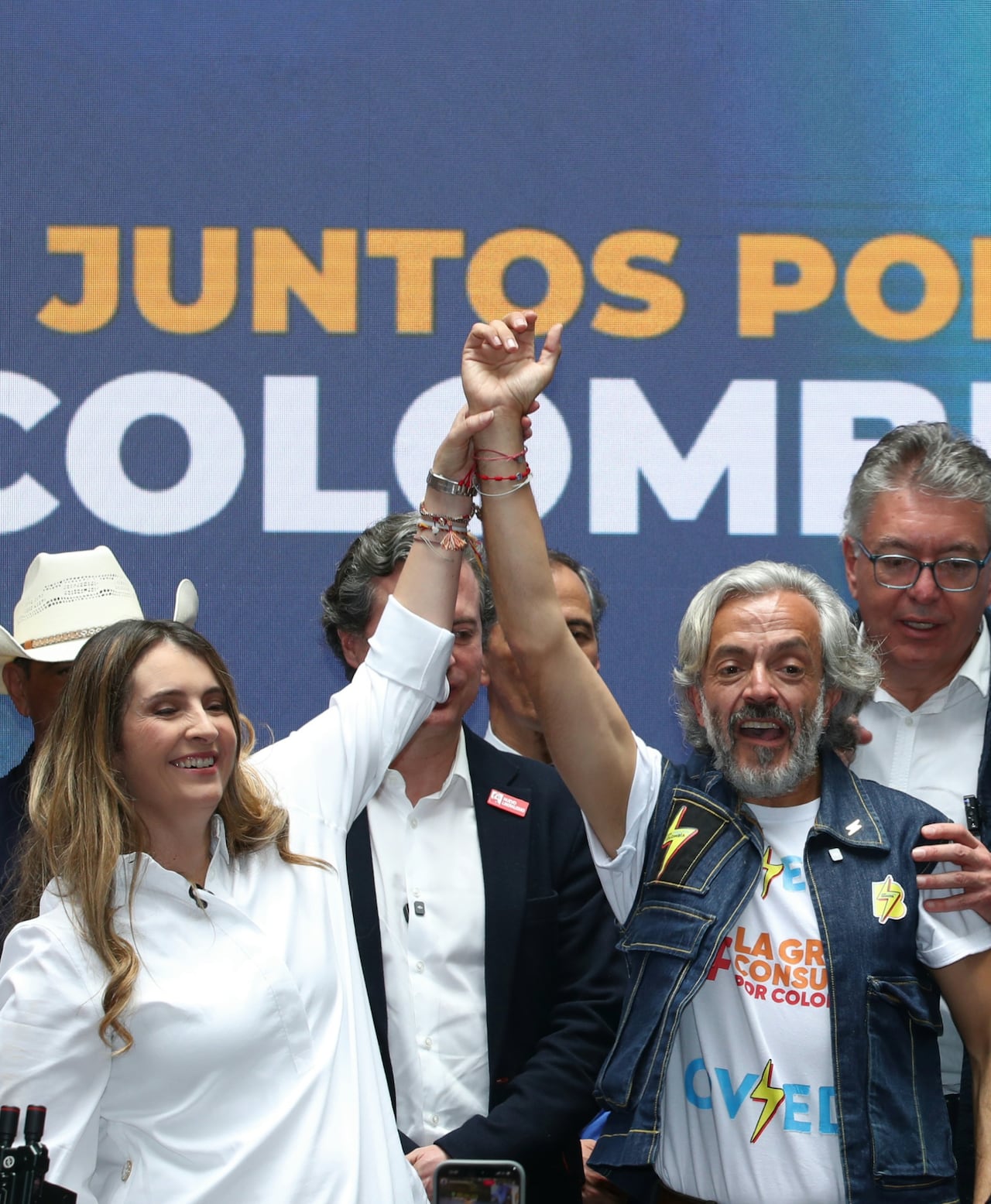 Paloma Valencia con su fórmula vicepresidencial, Juan Daniel Oviedo.