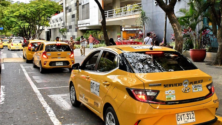 El servicio de taxi será actualizado mediante decreto presentado por Gobierno; así cambiará