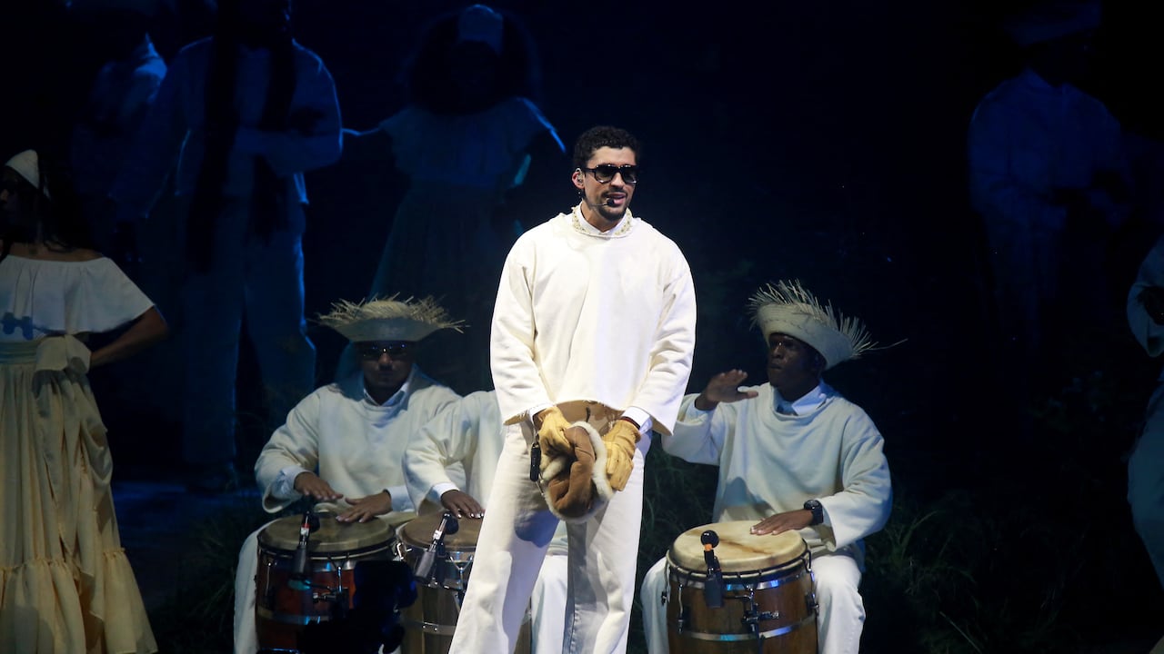 Bad Bunny realizará el show central en el Super Bowl.